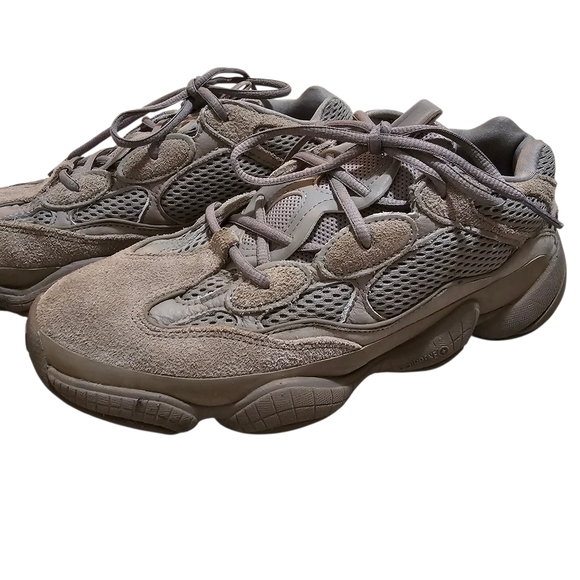 Adidas Yeezy 500 Ash Grey - Picture 5 of 9